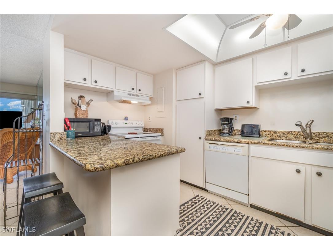 3443 Gulf Shore Boulevard N #609 Naples FL 34103 225068128 image6