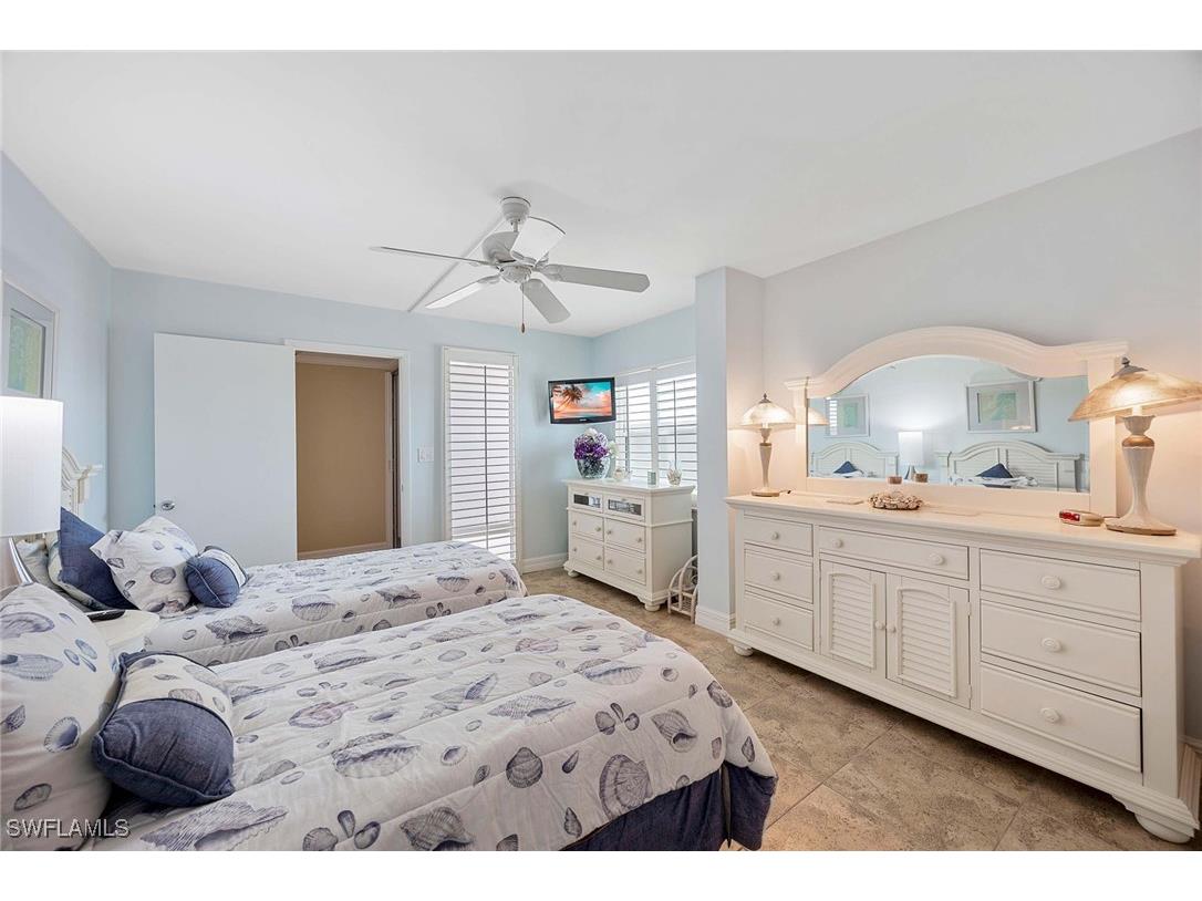 3443 Gulf Shore Boulevard N #808 Naples FL 34103 225045919 image24