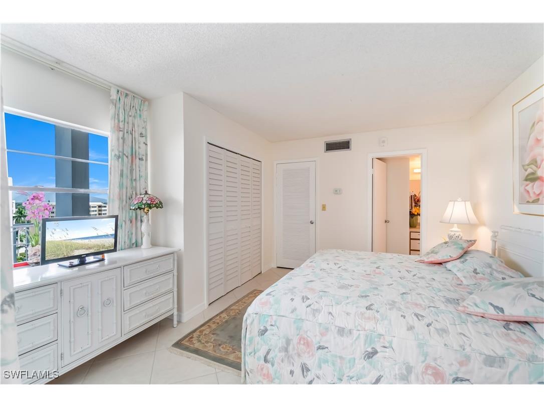 3443 Gulf Shore Boulevard N #812 Naples FL 34103 225071741 image9