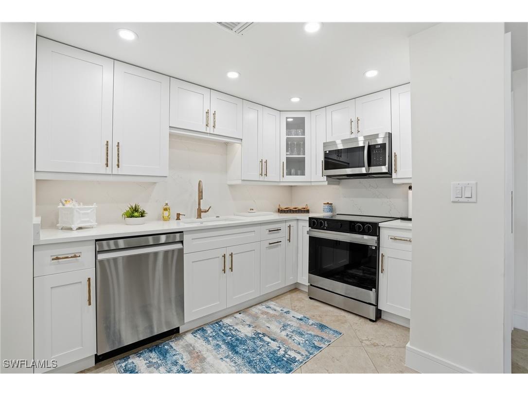 3443 Gulf Shore Boulevard N #814 Naples FL 34103 225077717 image21