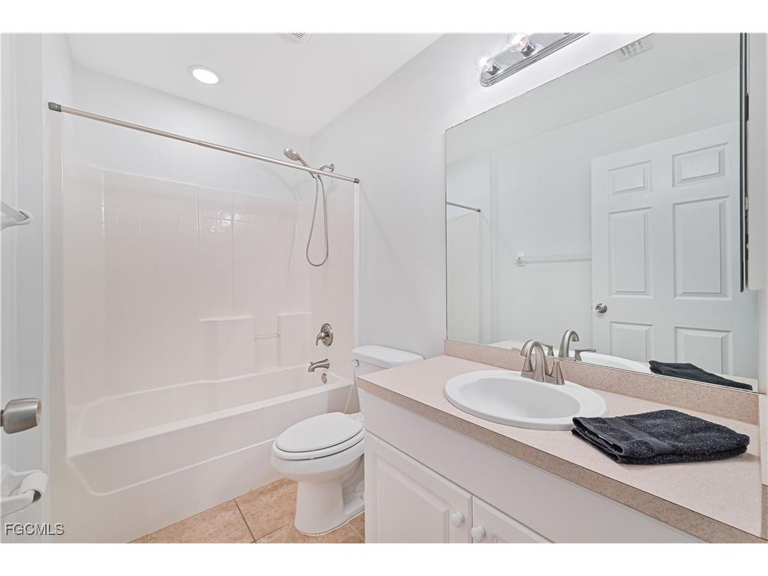 3445 NE 8th Place Cape Coral FL 33909 2025021151 image26