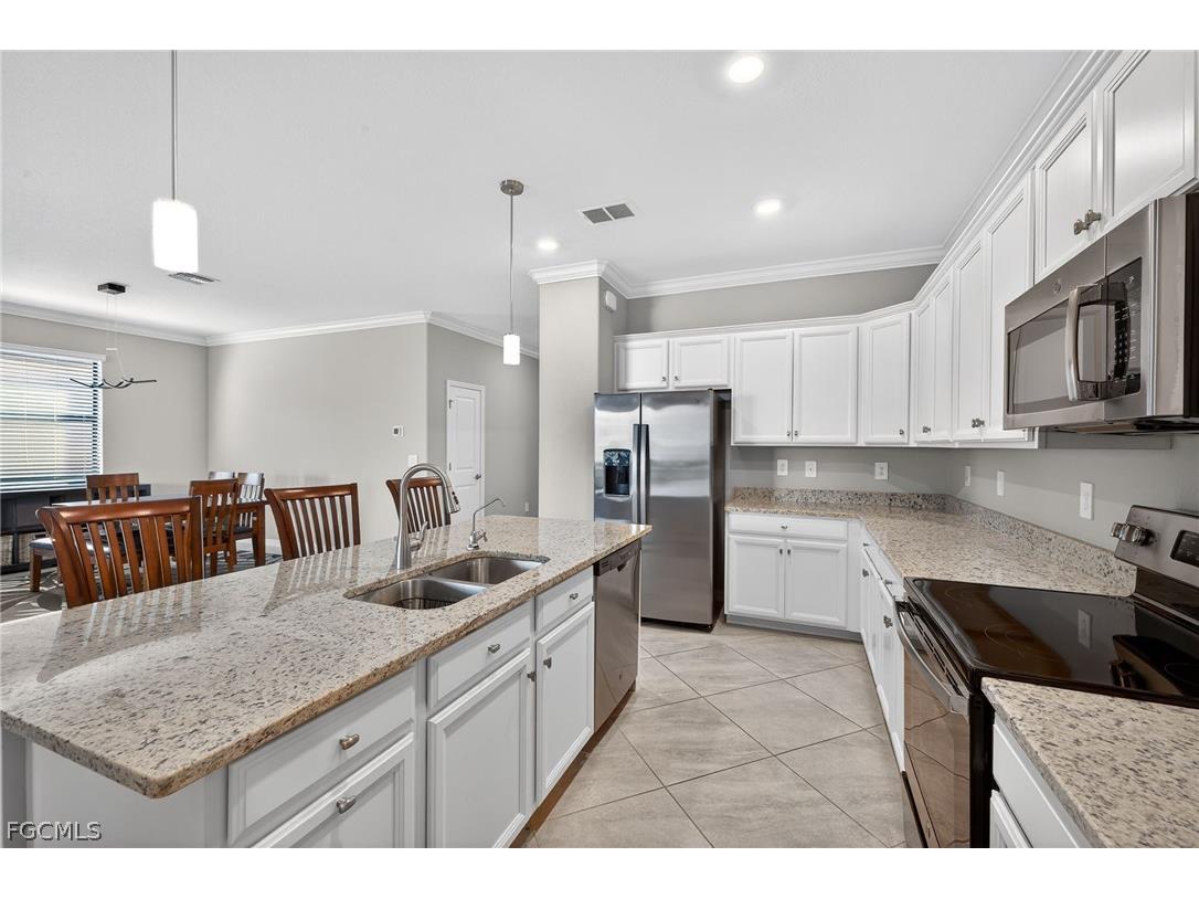 3448 Murcia Court Fort Myers FL 33905 2026007495 image5