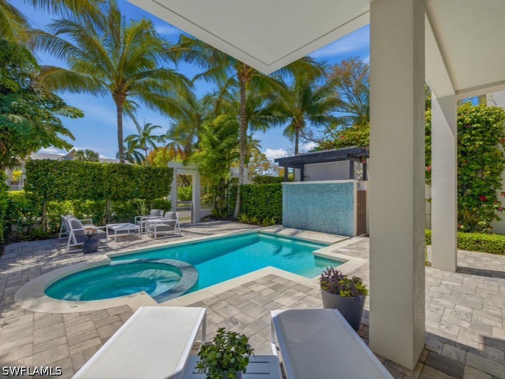 345 Banyan Boulevard #3 Naples FL 34102 226014337 image1