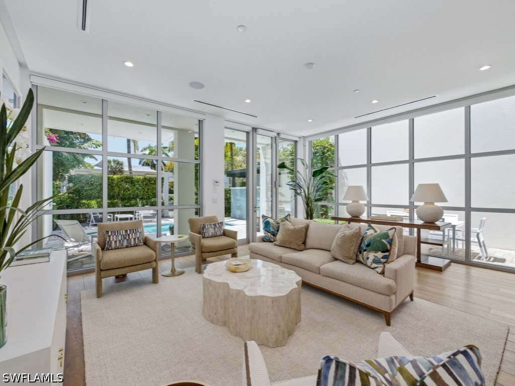 345 Banyan Boulevard #3 Naples FL 34102 226014337 image3