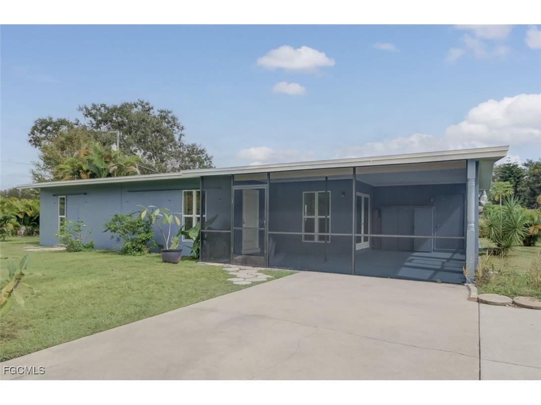 345 Georgia Lane Fort Myers FL 33905 2025017803 image1