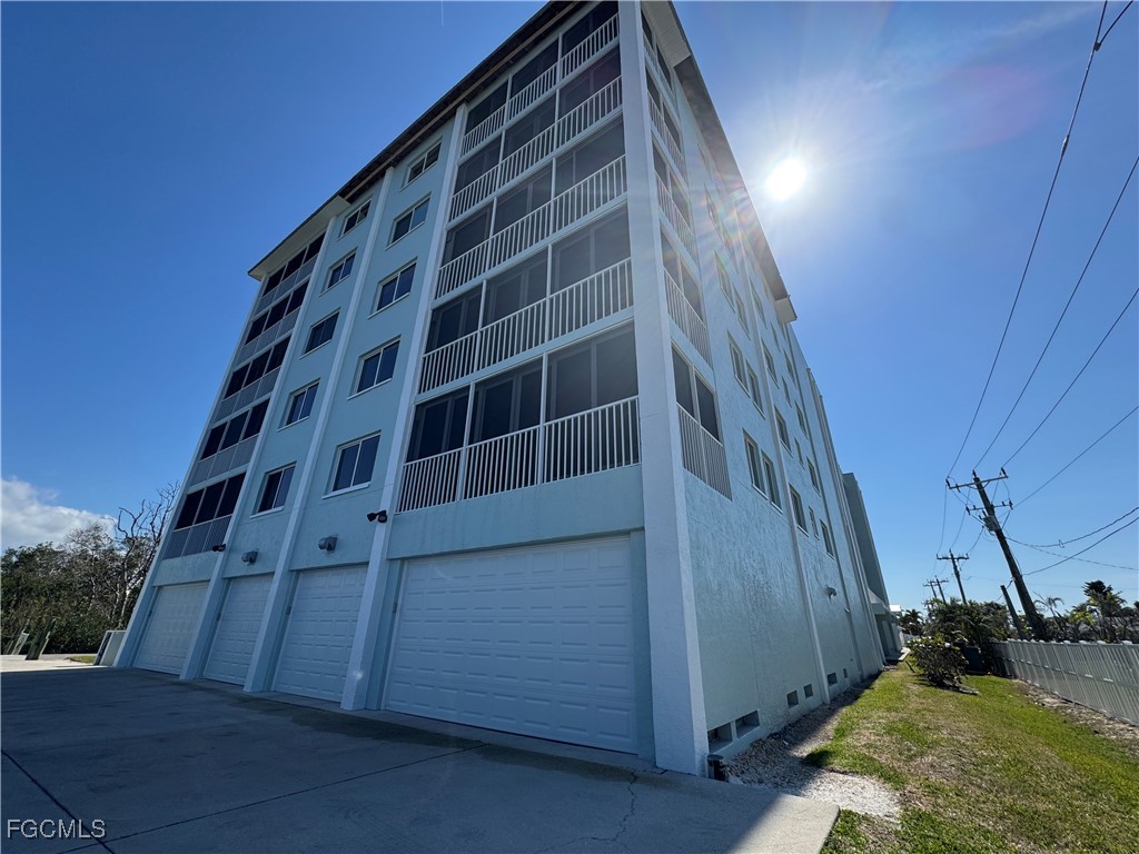 345 Mango Street #301 Fort Myers Beach FL 33931 2025016521 image30