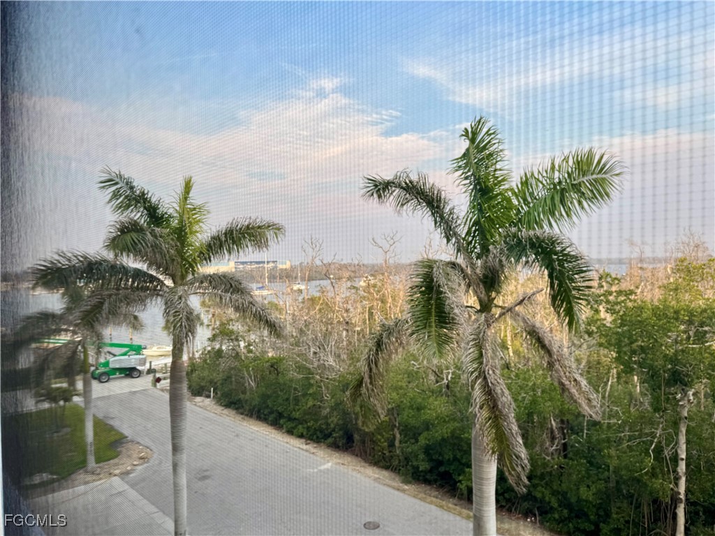 345 Mango Street #404 Fort Myers Beach FL 33931 2025014745 image1