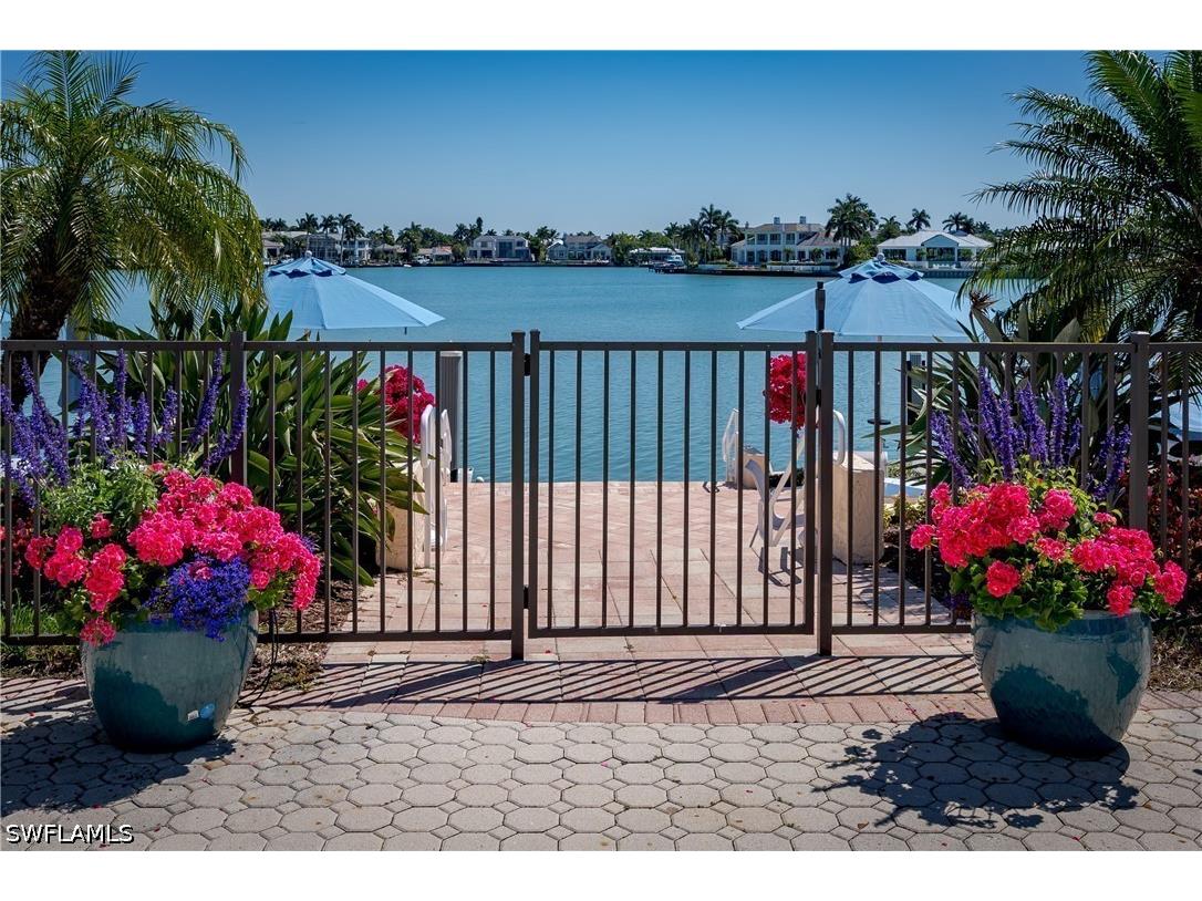 3450 Gulf Shore Boulevard N #207 Naples FL 34103 226012936 image1