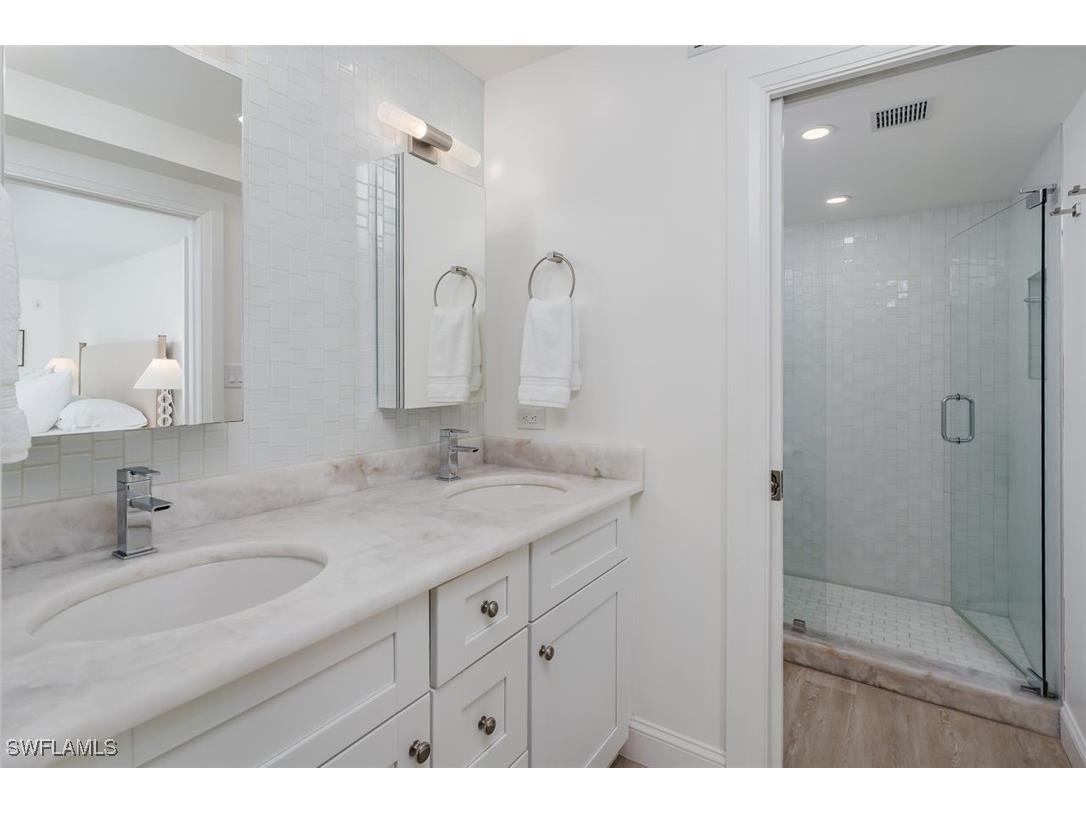 3450 Gulf Shore Boulevard N #210 Naples FL 34103 225064846 image18