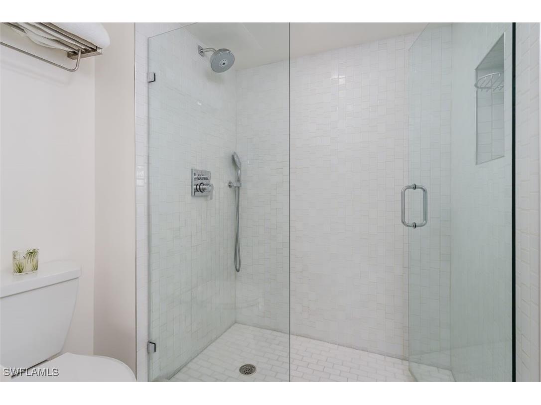 3450 Gulf Shore Boulevard N #210 Naples FL 34103 225075509 image20