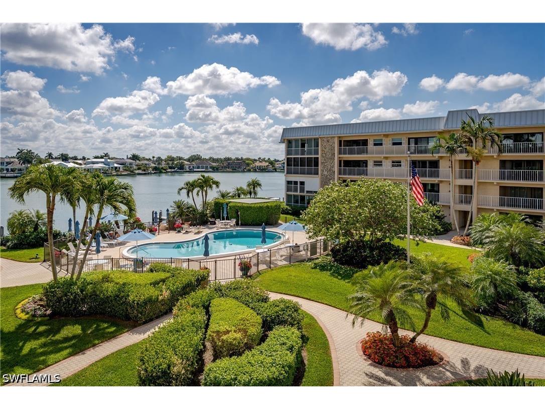3450 Gulf Shore Boulevard N #305 Naples FL 34103 226012816 image2