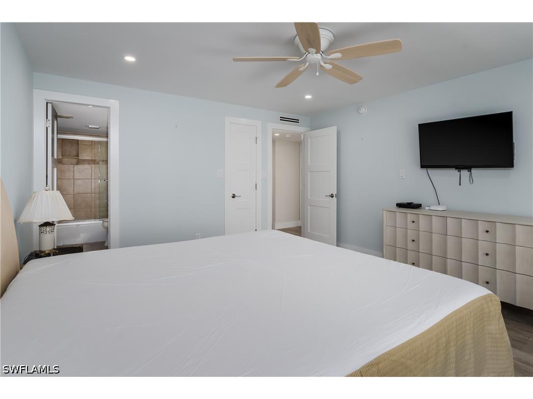 3450 Gulf Shore Boulevard N #305 Naples FL 34103 226012816 image22