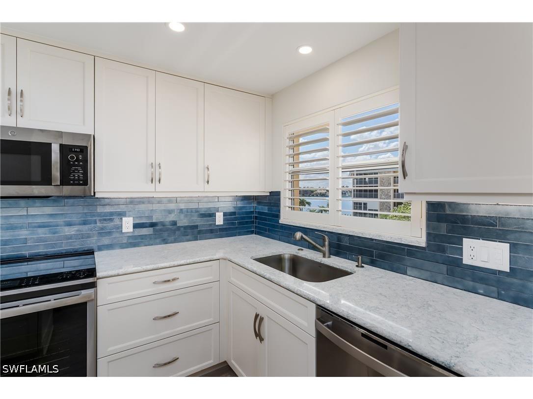 3450 Gulf Shore Boulevard N #305 Naples FL 34103 226012816 image5