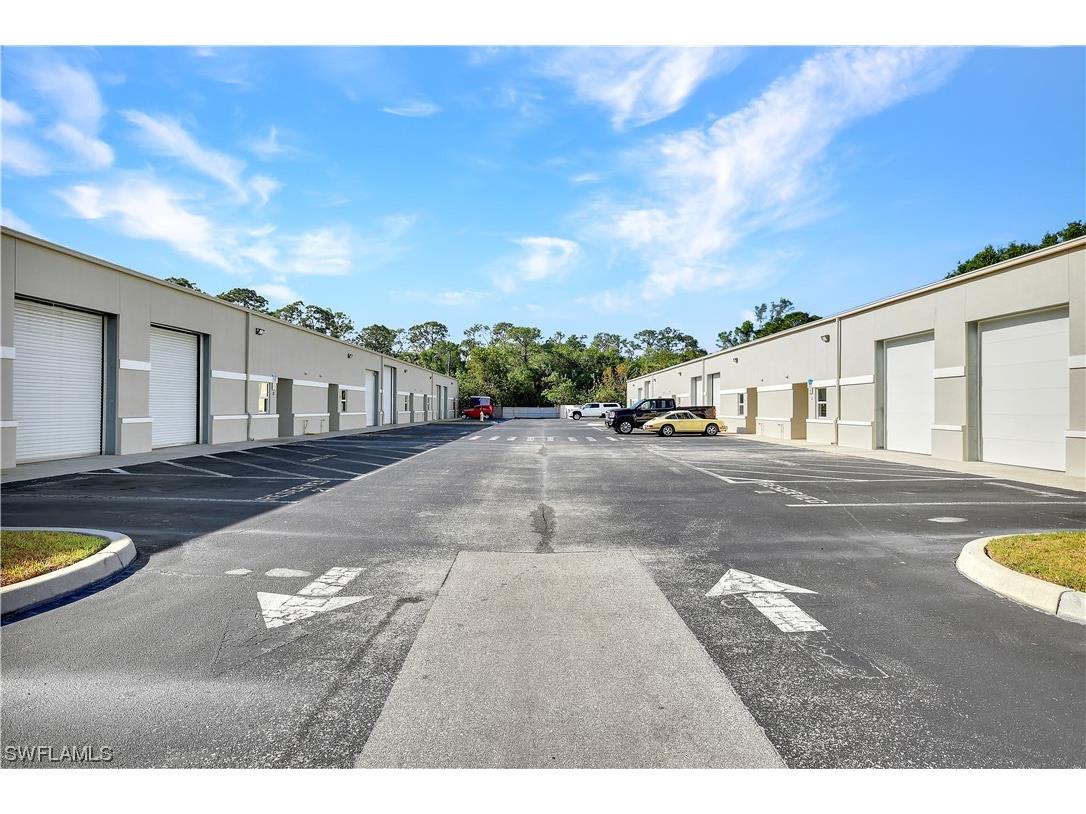 3450 Westview Drive #25 Naples FL 34104 223026685 image1