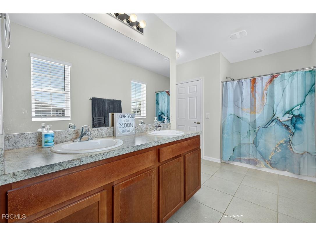 3453 Cancun Court Cape Coral FL 33909 2025020491 image19