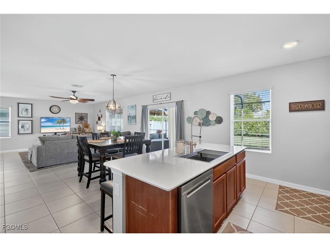 3453 Cancun Court Cape Coral FL 33909 2025020491 image8