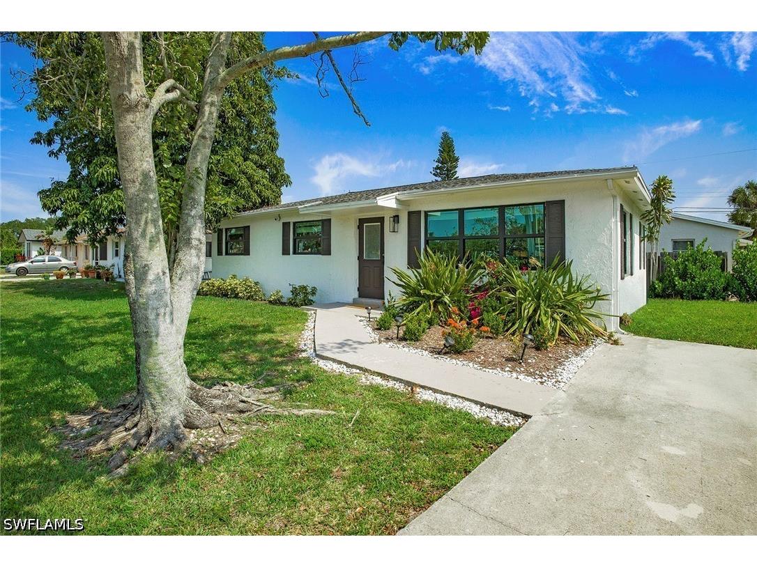 3455 Estey Avenue Naples FL 34104 226015757 image1