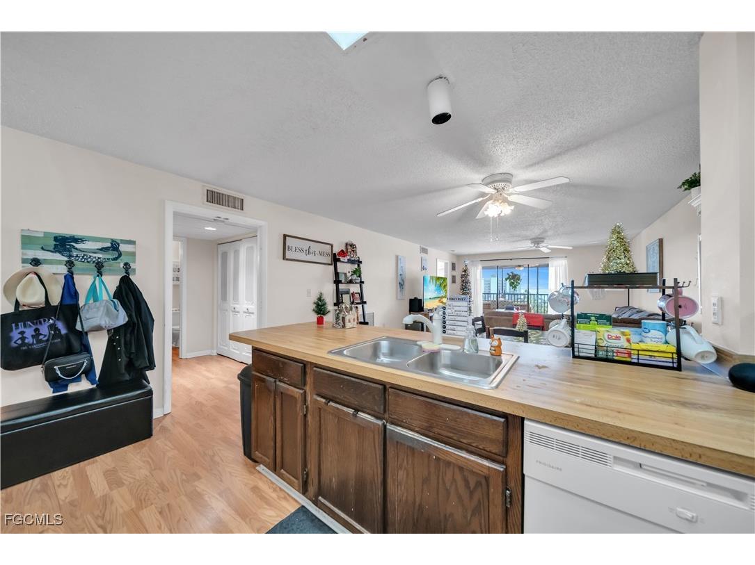 3458 Hancock Bridge Parkway SW #155 North Fort Myers FL 33903 2025025122 image5