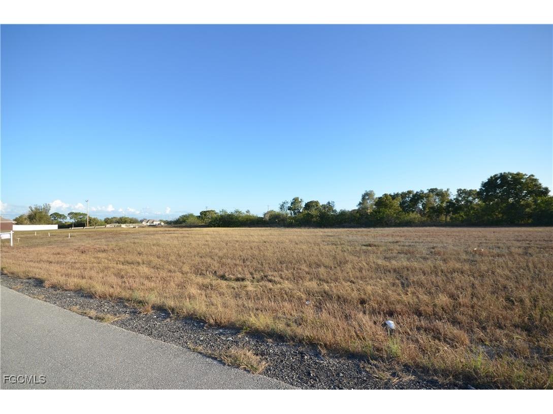 346 NE 15th Terrace Cape Coral FL 33909 2025016139 image2