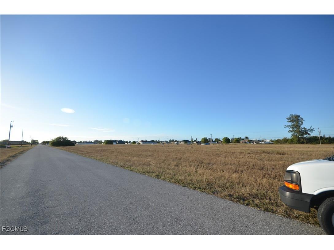 346 NE 15th Terrace Cape Coral FL 33909 2025016139 image6