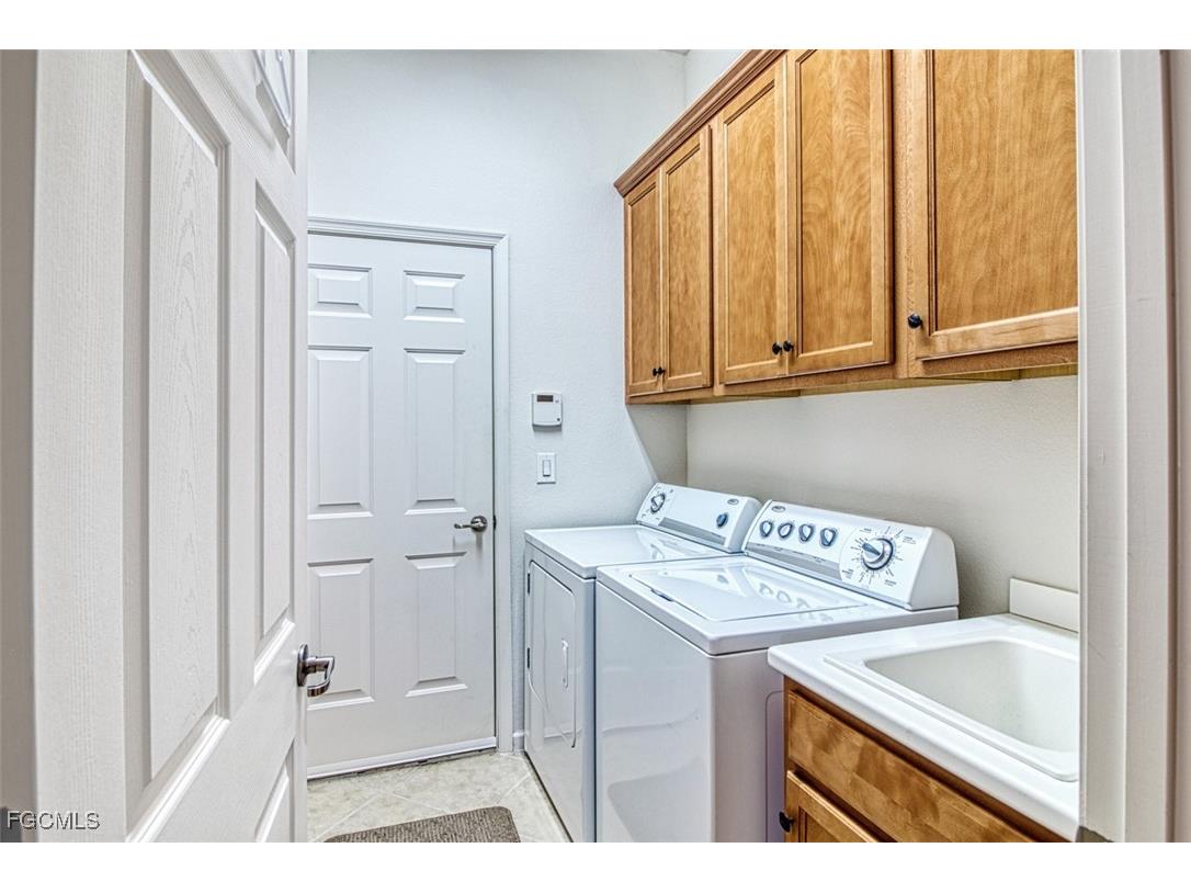 3460 Lakeview Isle Court Fort Myers FL 33905 2025015928 image32