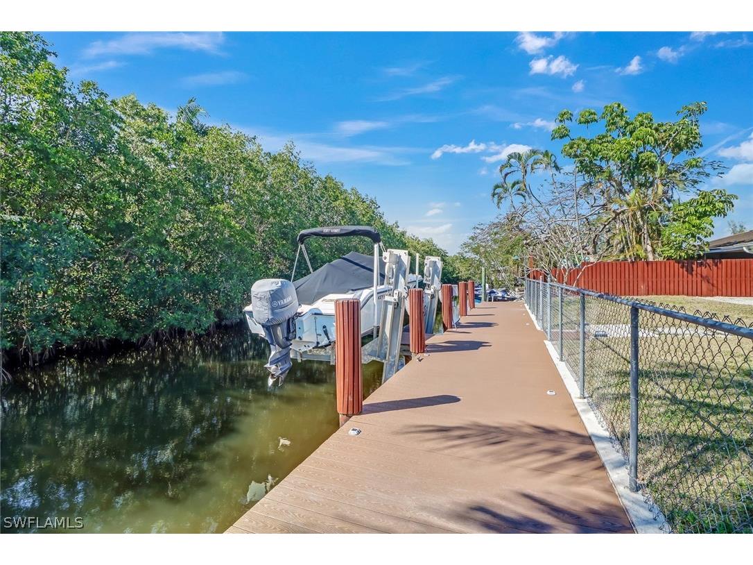 3470 Lakeview Drive Naples FL 34112 226010604 image2