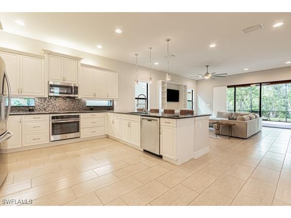 3471 Pacific Drive Naples FL 34119 225047474 image9