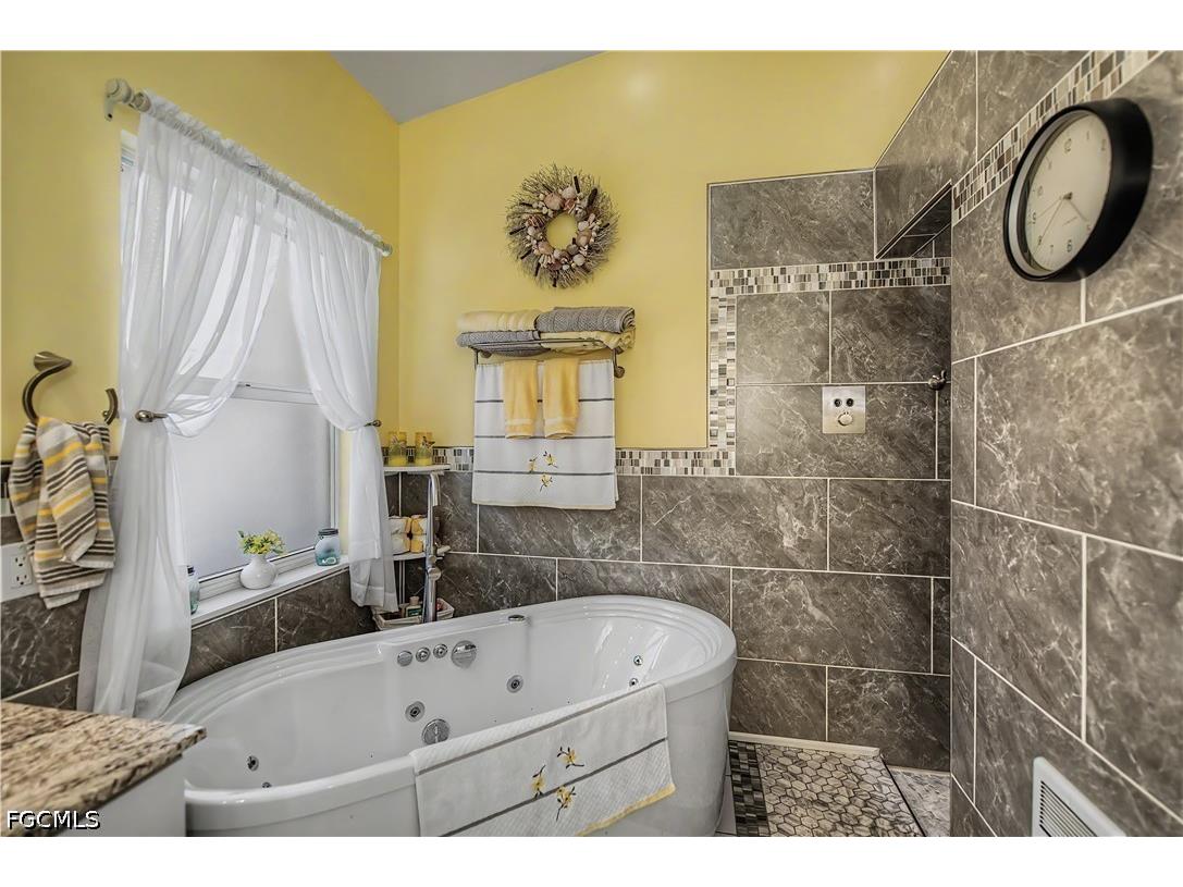 3474 Clubview Drive North Fort Myers FL 33917 2026029198 image42