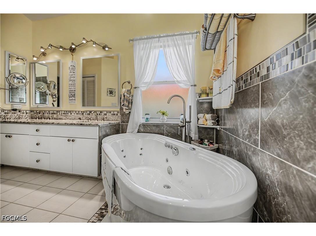 3474 Clubview Drive North Fort Myers FL 33917 2026029198 image6