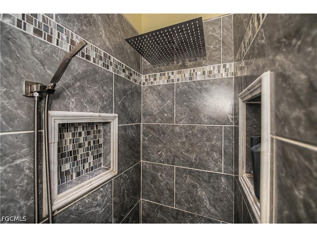 3474 Clubview Drive North Fort Myers FL 33917 2026029198 image8