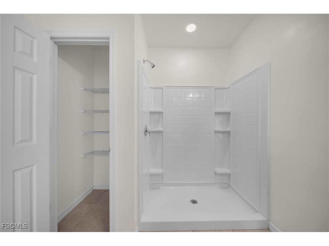 3477 Acapulco Circle Cape Coral FL 33909 2025026103 image11