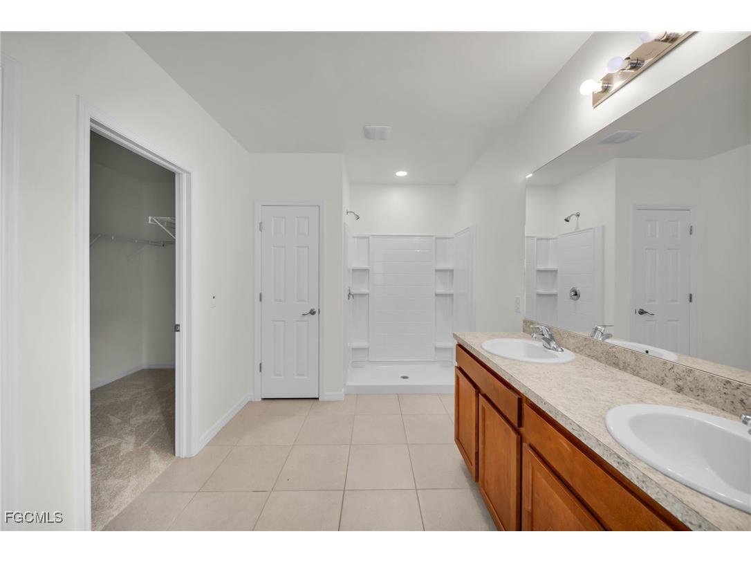 3477 Acapulco Circle Cape Coral FL 33909 2025026103 image15