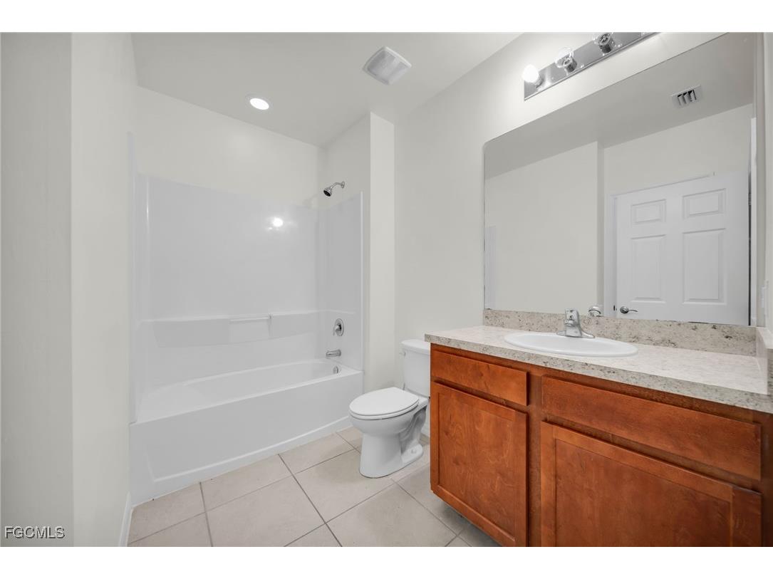 3477 Acapulco Circle Cape Coral FL 33909 2025026103 image21