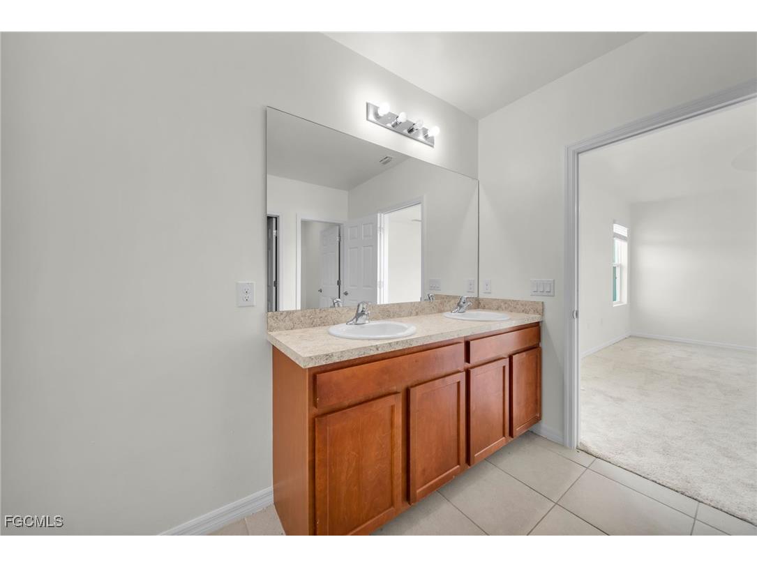 3477 Acapulco Circle Cape Coral FL 33909 2025026103 image22