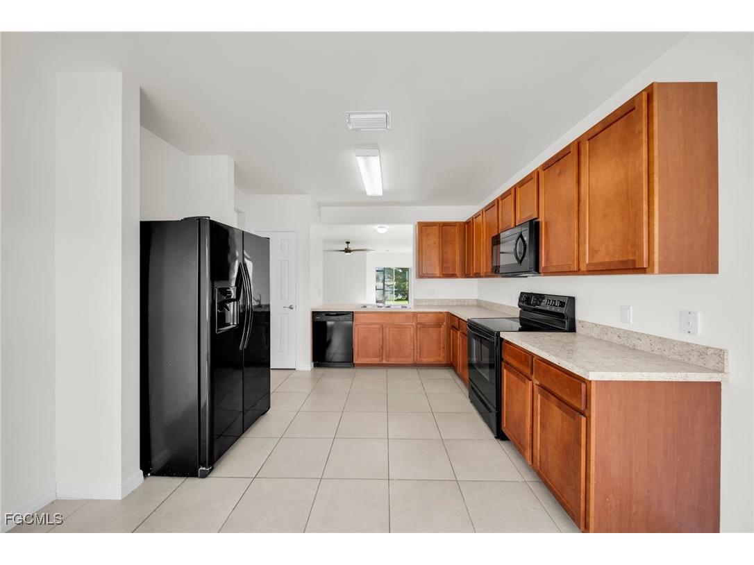 3477 Acapulco Circle Cape Coral FL 33909 2025026103 image27