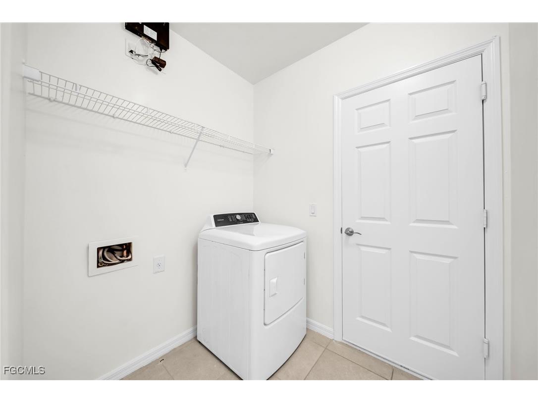 3477 Acapulco Circle Cape Coral FL 33909 2025026103 image29