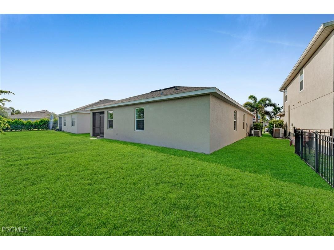 3477 Acapulco Circle Cape Coral FL 33909 2025026103 image4