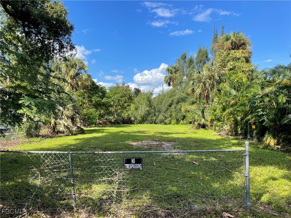 348 Capitol Street North Fort Myers FL 33903 2025016057 image2