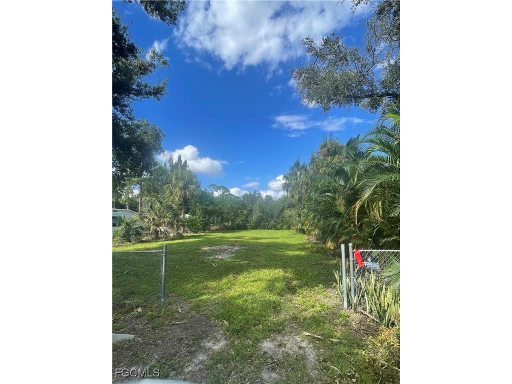 348 Capitol Street North Fort Myers FL 33903 2025016057 image3
