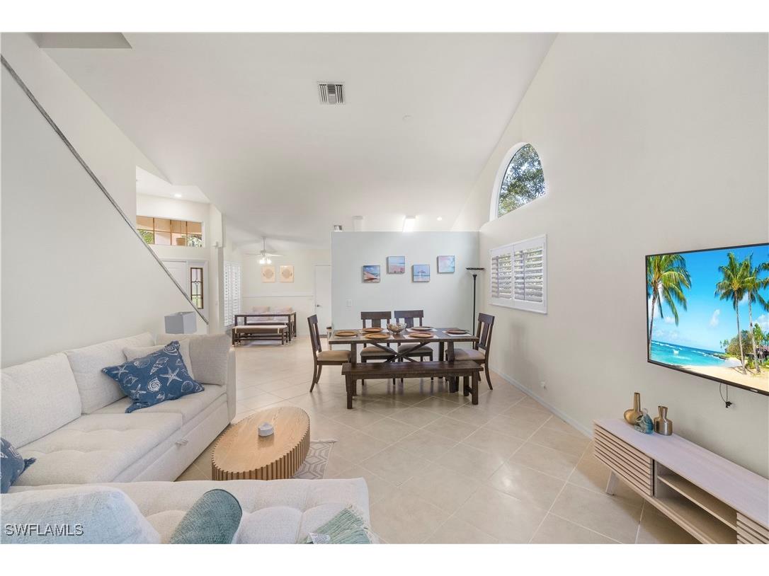 348 Carinosa Court #18-10 Naples FL 34110 225084986 image2