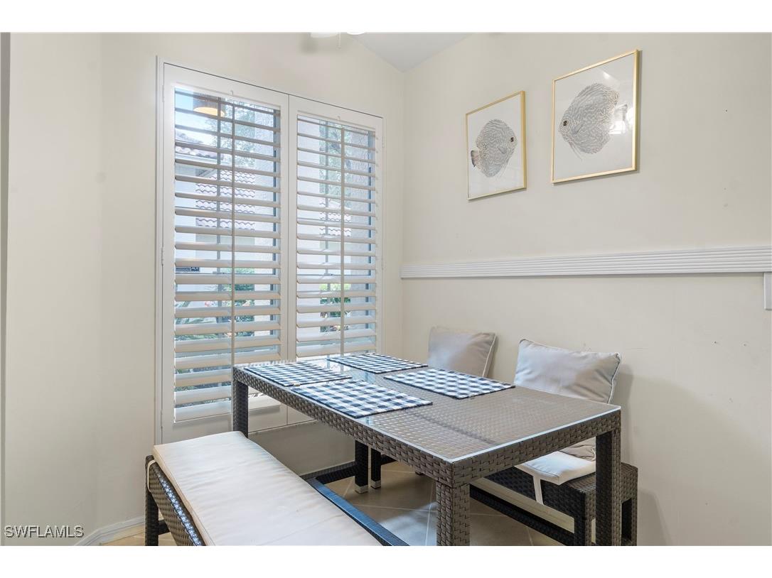 348 Carinosa Court #18-10 Naples FL 34110 225084986 image4