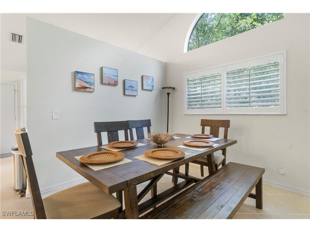 348 Carinosa Court #18-10 Naples FL 34110 225084986 image5