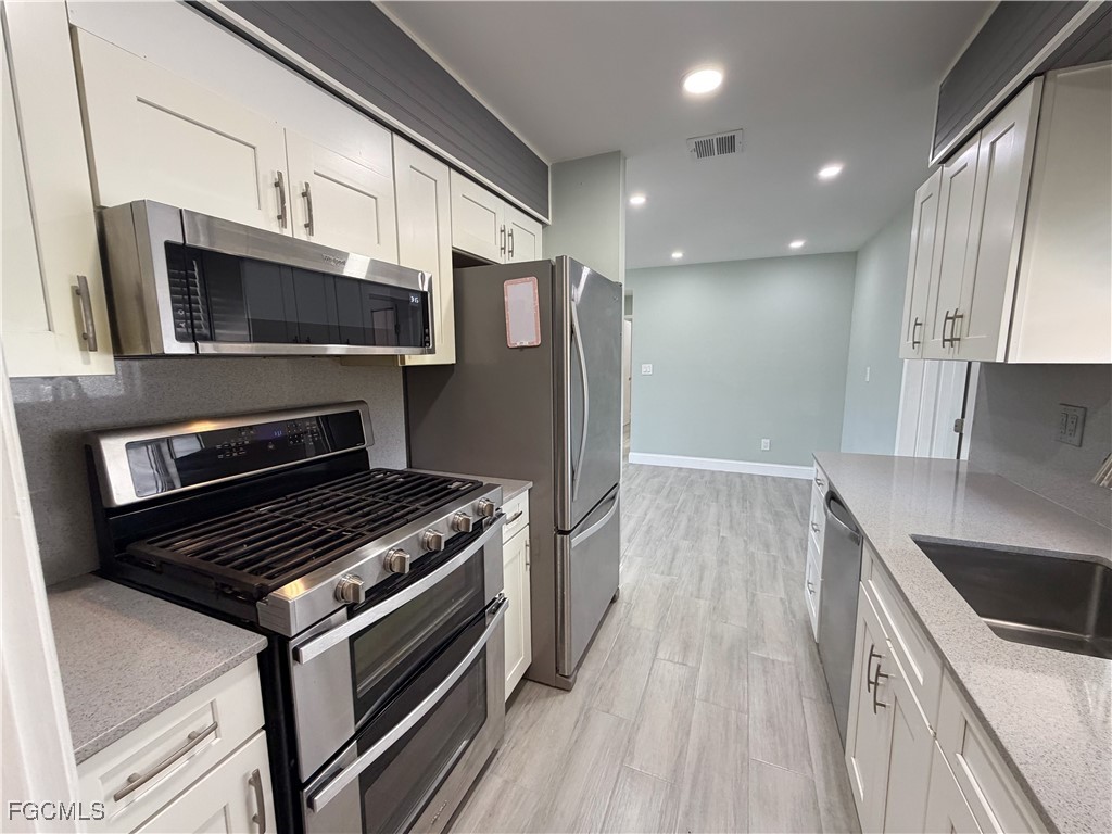 348 Crestwood Avenue Lehigh Acres FL 33936 2025023664 image3