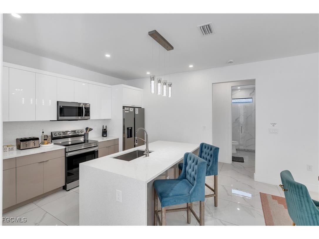 348 El Dorado Boulevard S Cape Coral FL 33991 2026003680 image15