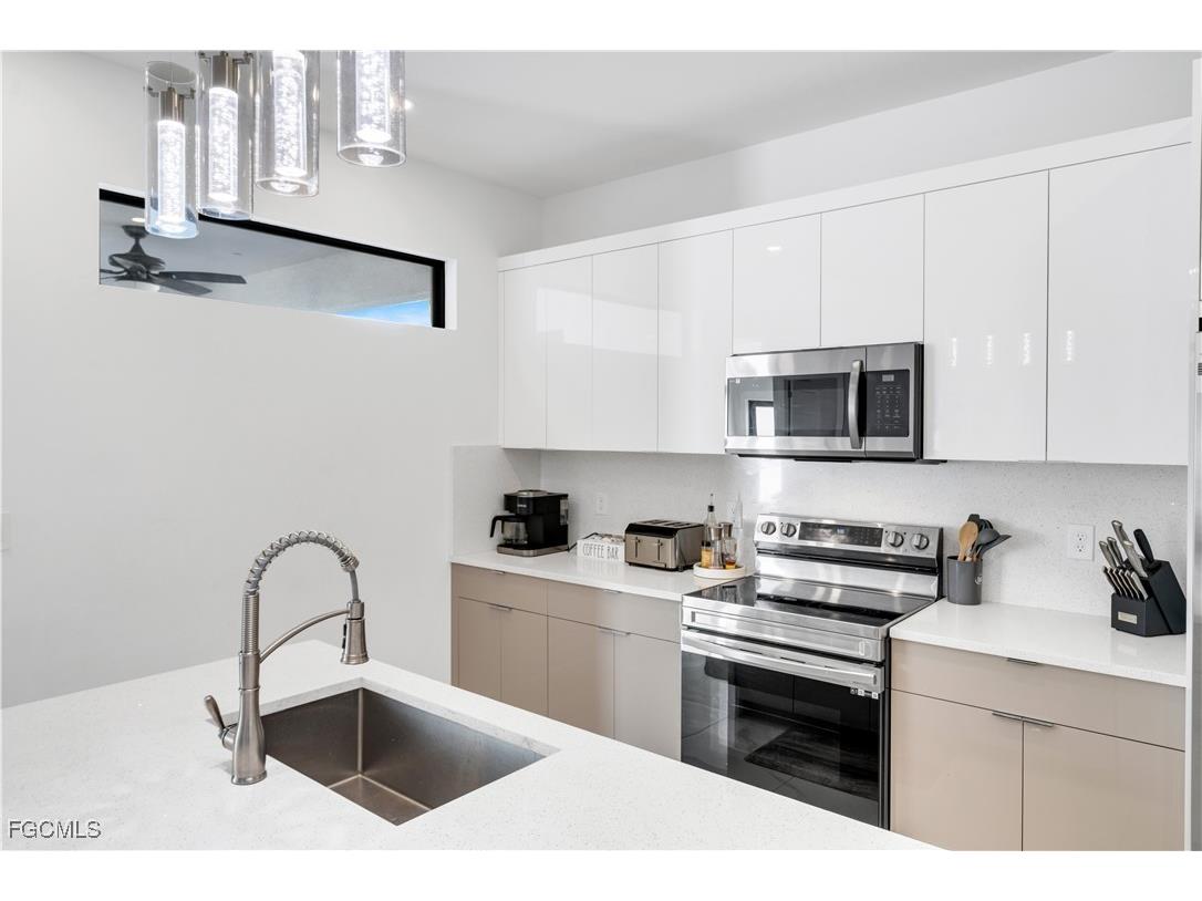 348 El Dorado Boulevard S Cape Coral FL 33991 2026003680 image16