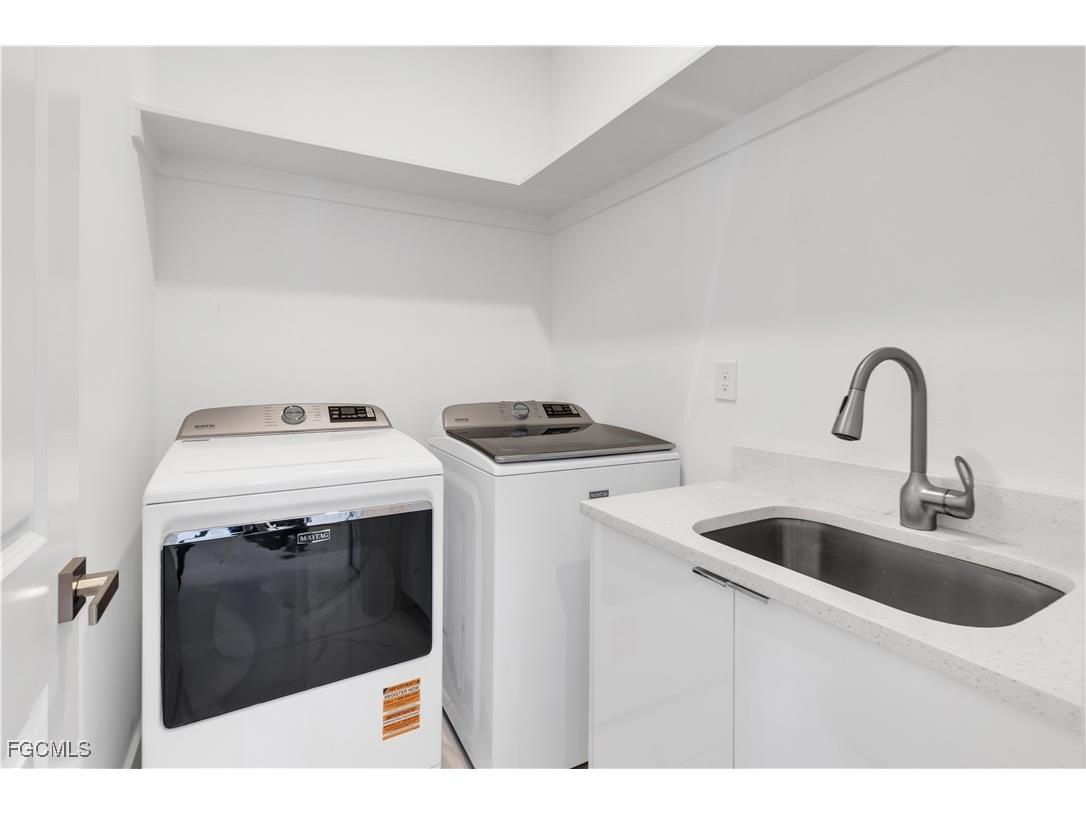 348 El Dorado Boulevard S Cape Coral FL 33991 2026003680 image32