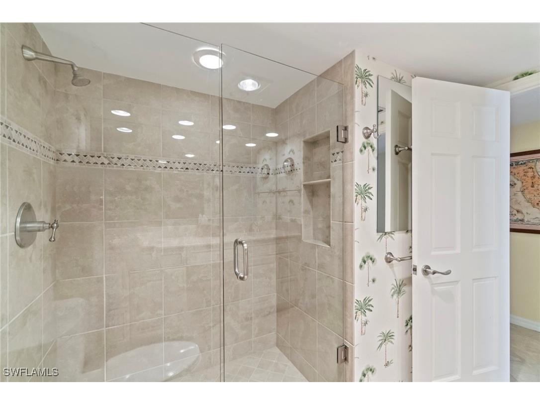 3483 Gulf Shore Boulevard N #105 Naples FL 34103 225076501 image20