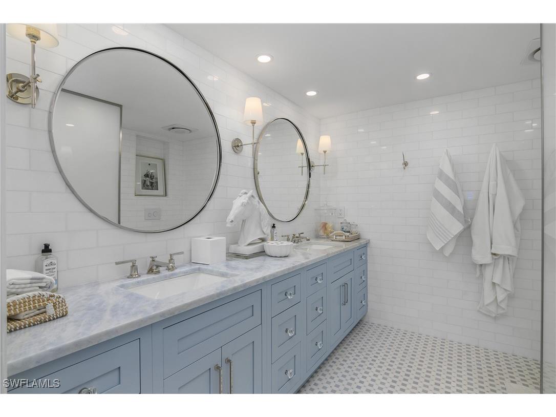 3483 Gulf Shore Boulevard N #502 Naples FL 34103 225074462 image29