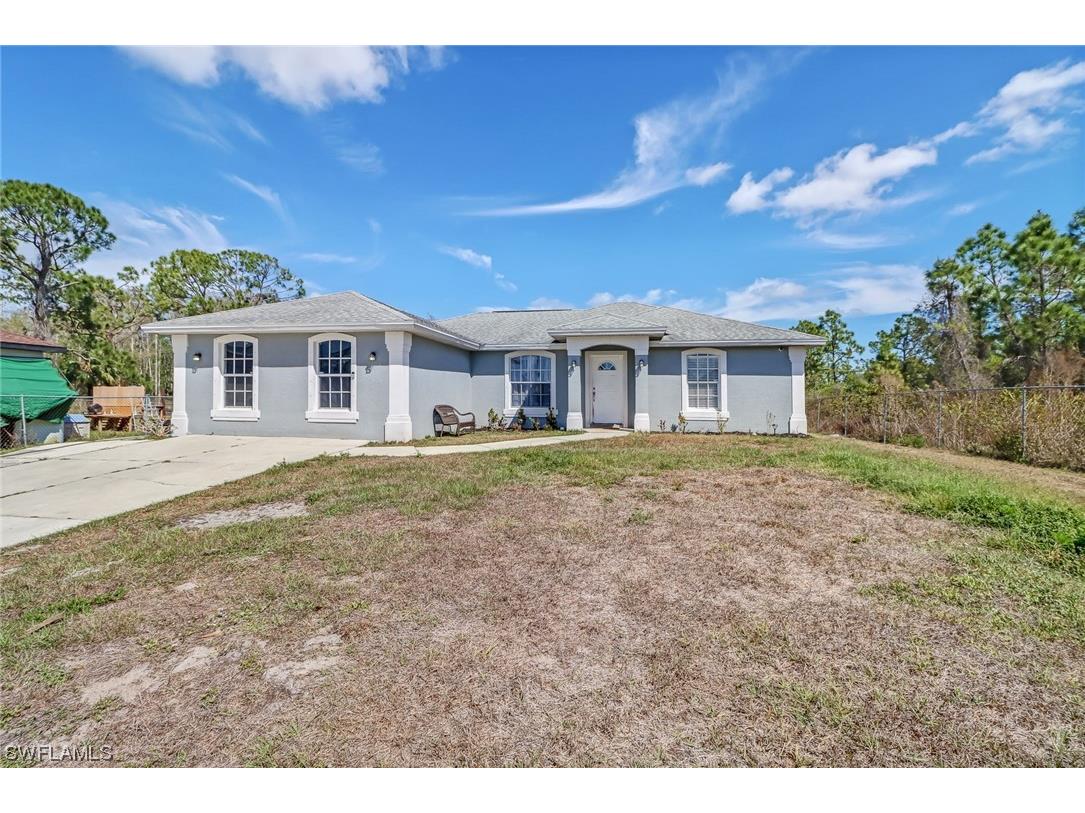 3485 27th Avenue NE Naples FL 34120 223020964 image1