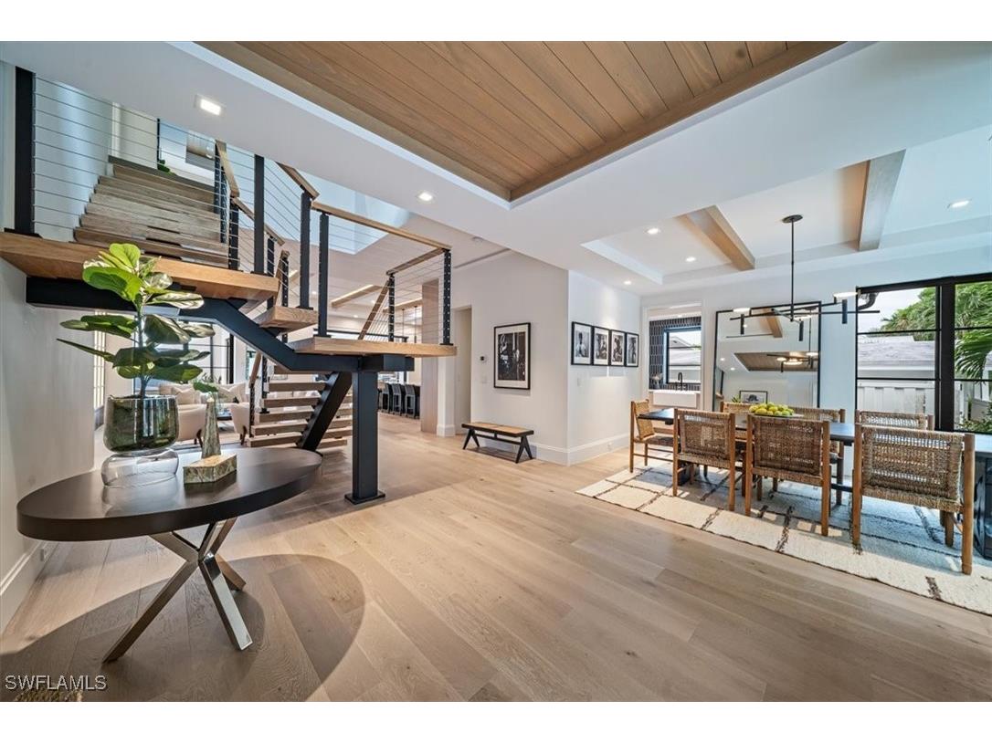 349 2nd Avenue N Naples FL 34102 225077098 image16